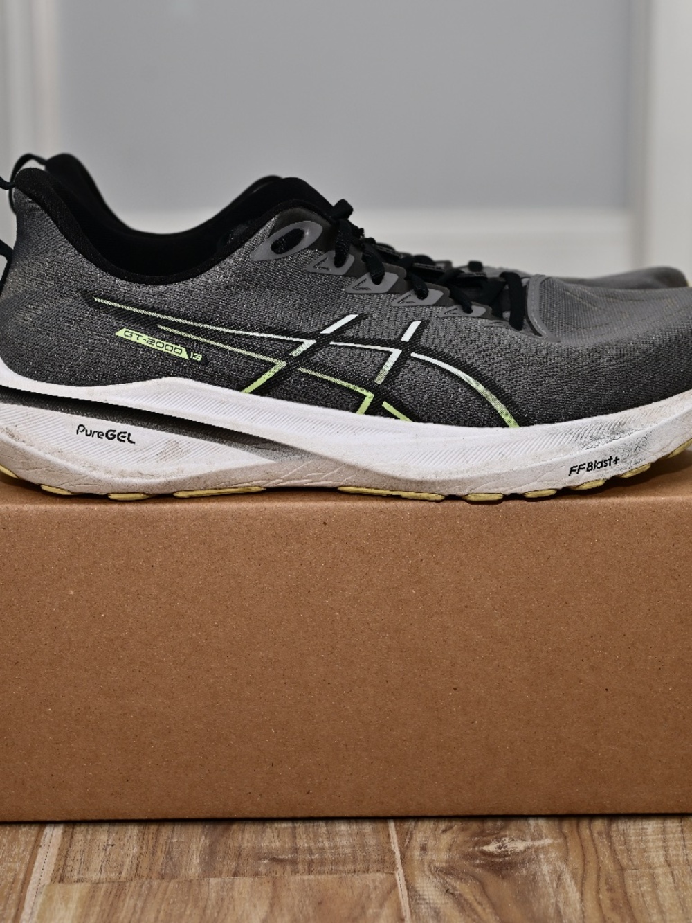 Men's Asics GT-2000 13 Carbon Black Green Size 12